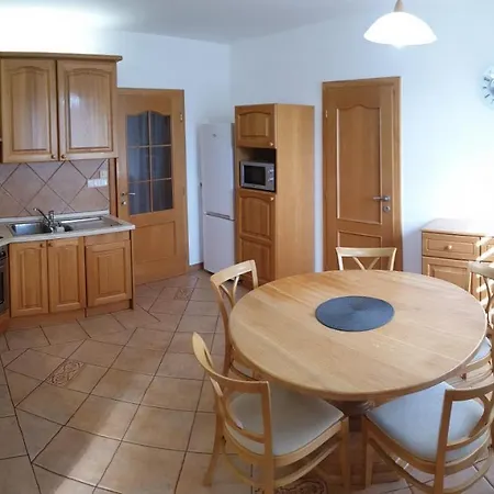 Apartman Znojmo דירה