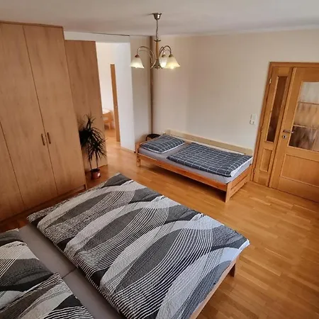 Apartman Znojmo דירה *